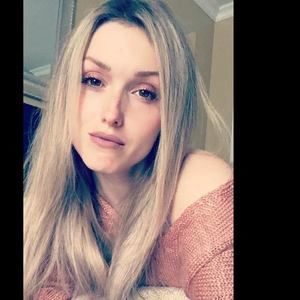 Meet your Posher, Roxanne